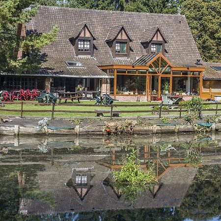Auberge Du Bord Des Eaux - Demi-Pension Assuree Sur Reservation Сен-Аман-лез-О Екстериор снимка