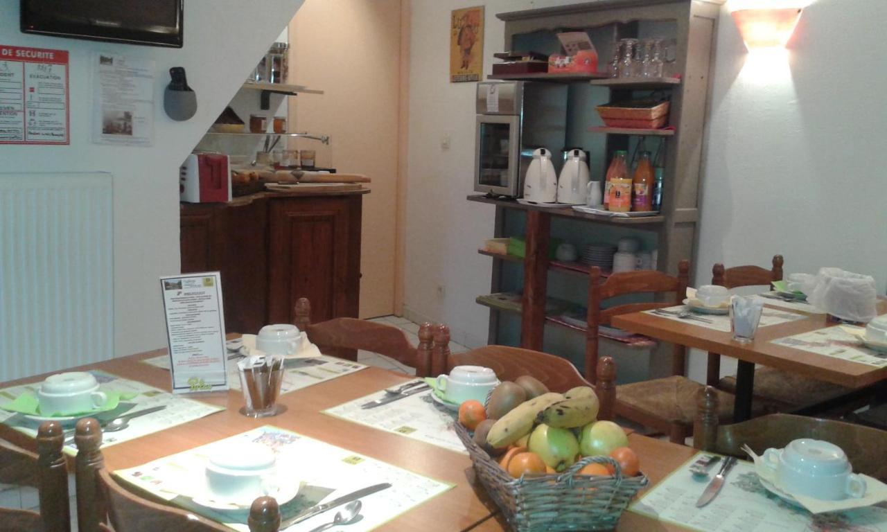 Auberge Du Bord Des Eaux - Demi-Pension Assuree Sur Reservation Сен-Аман-лез-О Екстериор снимка