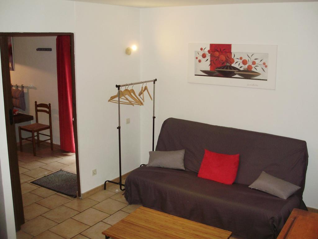 Auberge Du Bord Des Eaux - Demi-Pension Assuree Sur Reservation Сен-Аман-лез-О Екстериор снимка