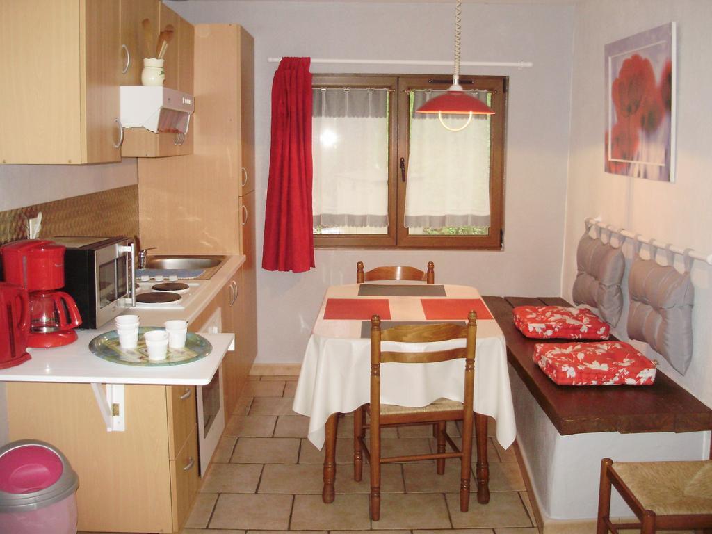 Auberge Du Bord Des Eaux - Demi-Pension Assuree Sur Reservation Сен-Аман-лез-О Екстериор снимка