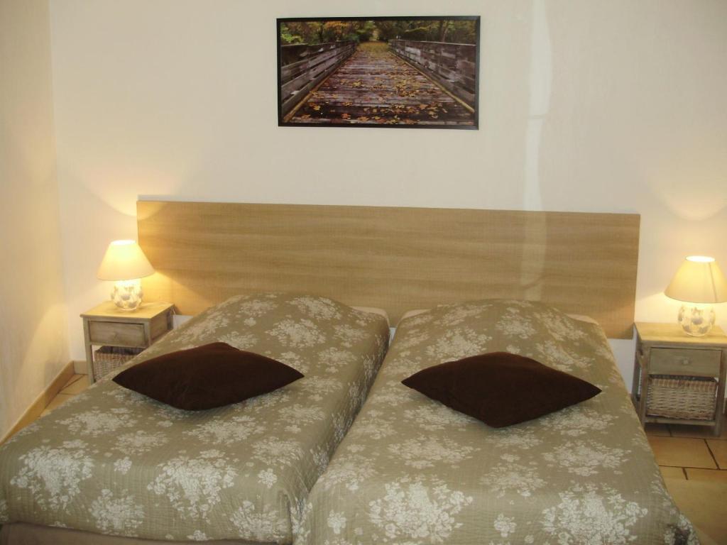 Auberge Du Bord Des Eaux - Demi-Pension Assuree Sur Reservation Сен-Аман-лез-О Стая снимка