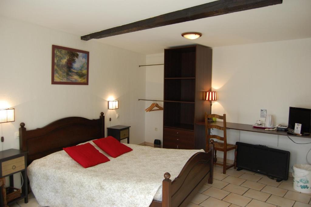 Auberge Du Bord Des Eaux - Demi-Pension Assuree Sur Reservation Сен-Аман-лез-О Стая снимка