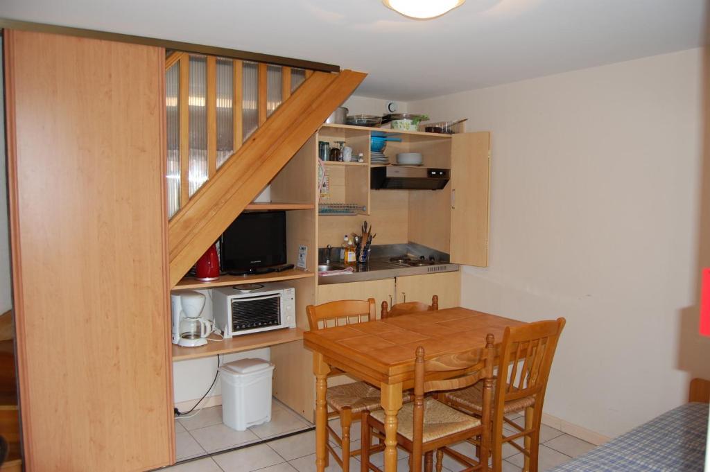 Auberge Du Bord Des Eaux - Demi-Pension Assuree Sur Reservation Сен-Аман-лез-О Стая снимка