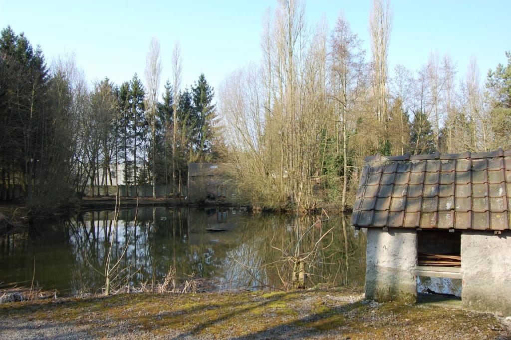 Auberge Du Bord Des Eaux - Demi-Pension Assuree Sur Reservation Сен-Аман-лез-О Екстериор снимка
