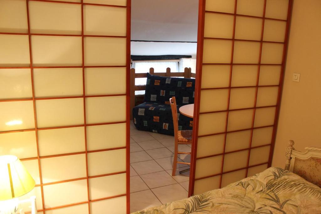 Auberge Du Bord Des Eaux - Demi-Pension Assuree Sur Reservation Сен-Аман-лез-О Стая снимка