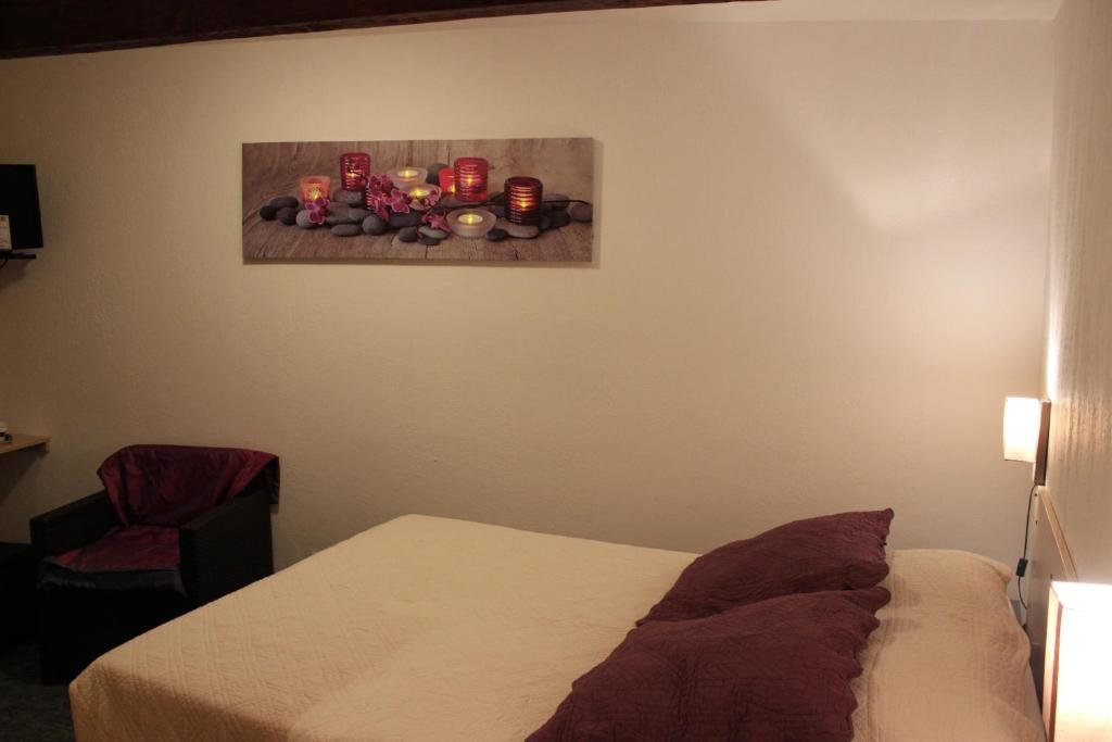Auberge Du Bord Des Eaux - Demi-Pension Assuree Sur Reservation Сен-Аман-лез-О Стая снимка